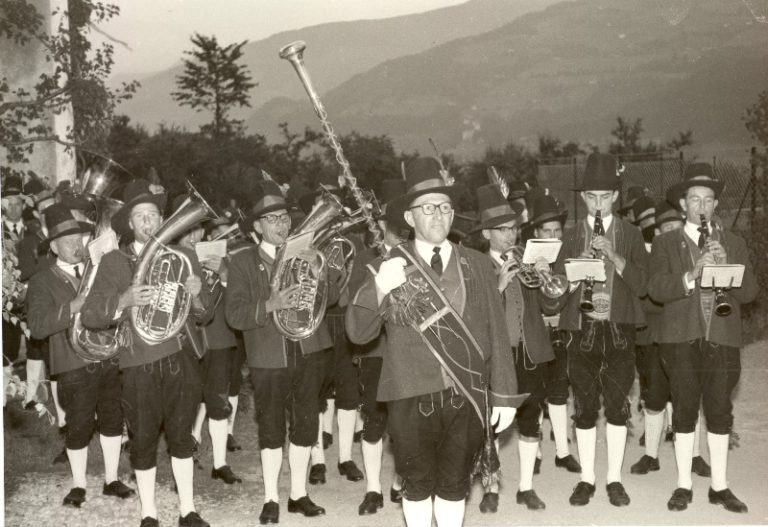 Musikkapelle: Foto 1950er Jahre › Milser Dorfchronik